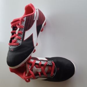 Diadora,size USA K13, Soccer Cleats, Excellent Pre Owned Condition!I